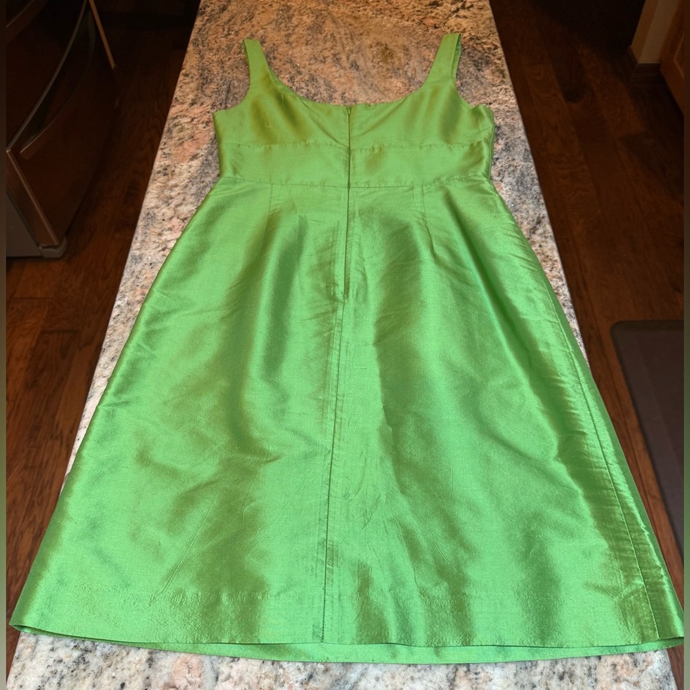 Tahari Vibrant Lime Dress. Size 4. 100% silk. Fully lined - Picture 9 of 13